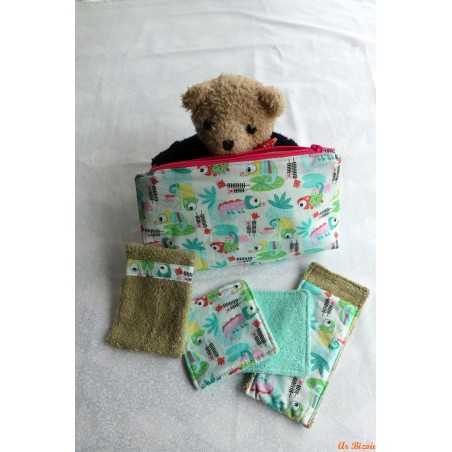 Trousse de toilette enfant et ses accessoires caméléon