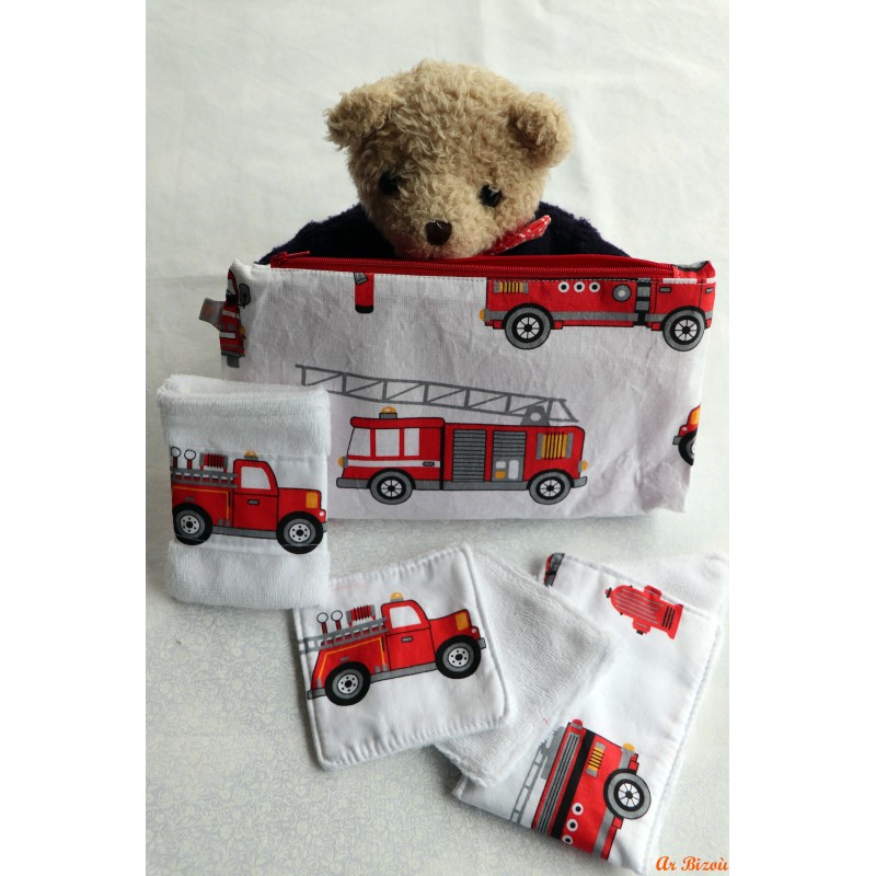 Trousse de toilette enfant et ses accessoires camion pompier