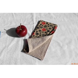 Feuille d'essuie-tout fleurie noire et rouge