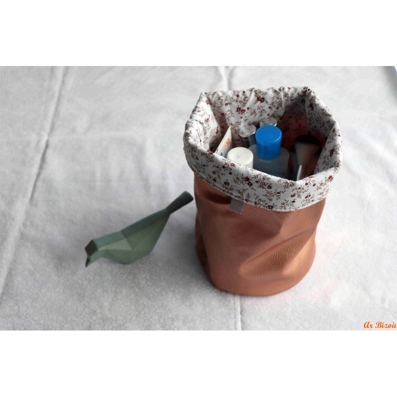 Panier rond floral brun