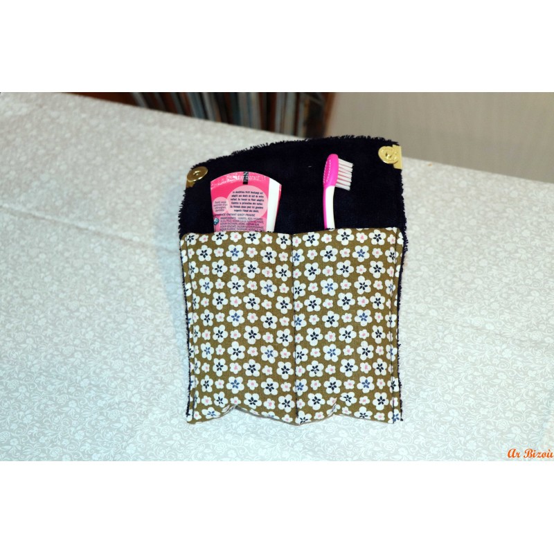 Housse enfant brosse à dents et dentifrice fleurie