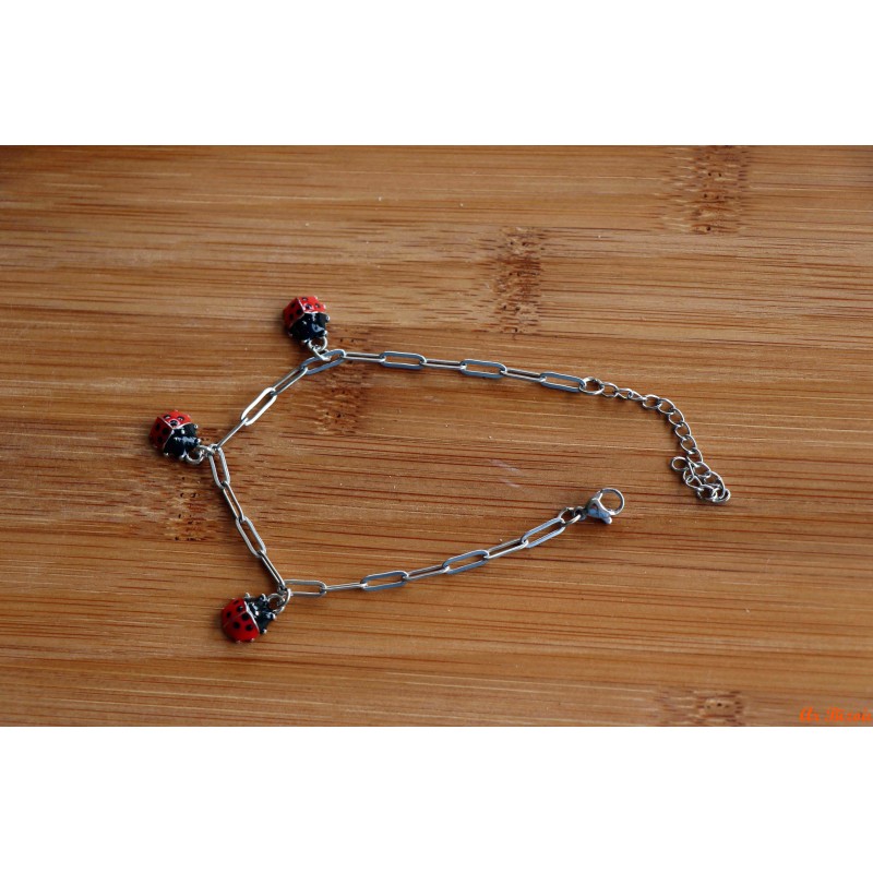 Bracelet de breloques coccinelles