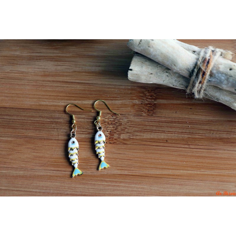 Boucles d'oreilles poissons écailles blanches