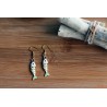 Boucles d'oreilles poissons écailles blanches