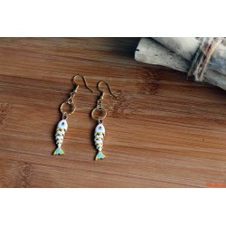 Boucles d'oreilles poissons écailles blancs et cercles