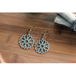 Boucles d'oreilles fleurs vertes translucides 3D