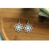 Boucles d'oreilles fleurs blanches 3D
