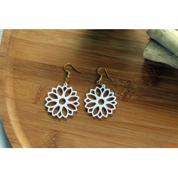 Boucles d'oreilles fleurs marguerites blanches 3D