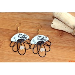 Boucles d'oreilles éventail noir perle blanche