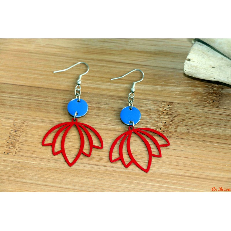 Boucles d'oreilles nénuphars rouges pastilles bleues cobalt
