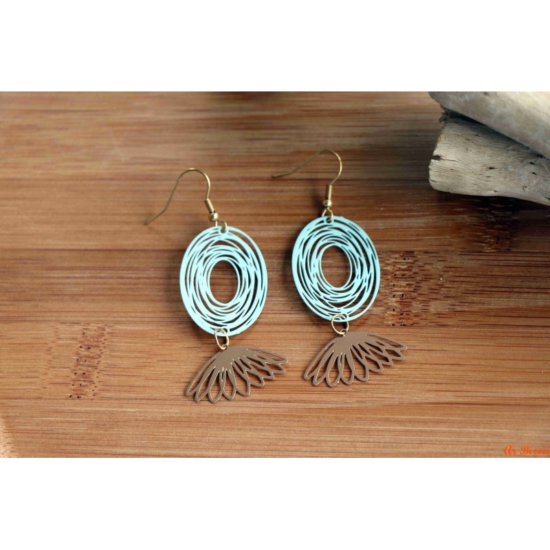 Boucles d'oreilles ovales verts pales éventails