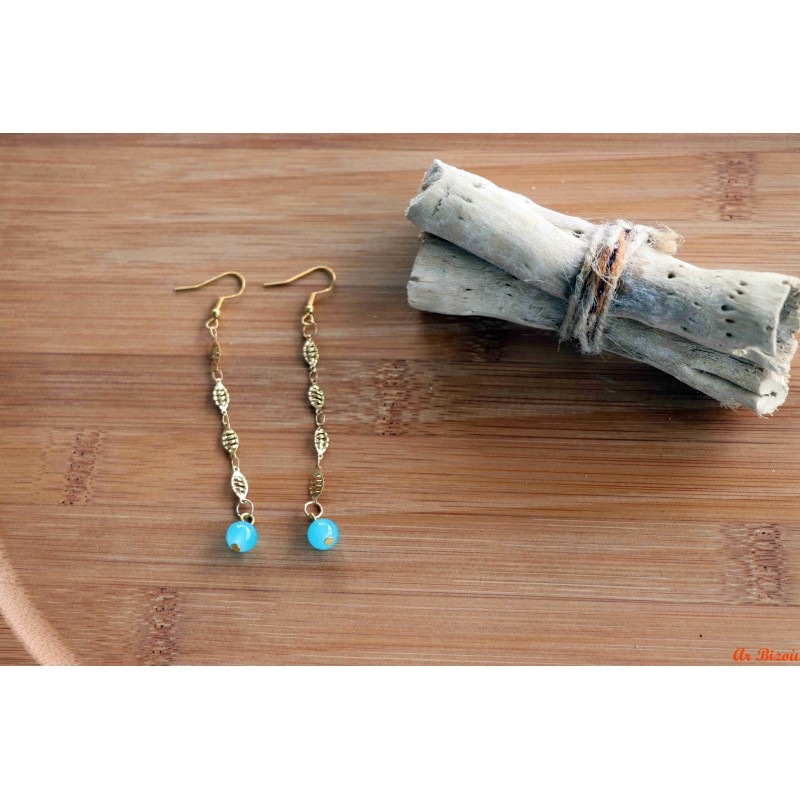 Boucles d'oreilles chaîne feuillage perles bleues