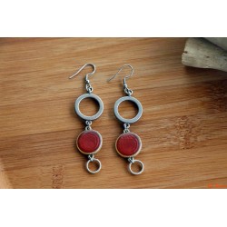 Boucles d'oreilles cercles peinture bordeaux résine